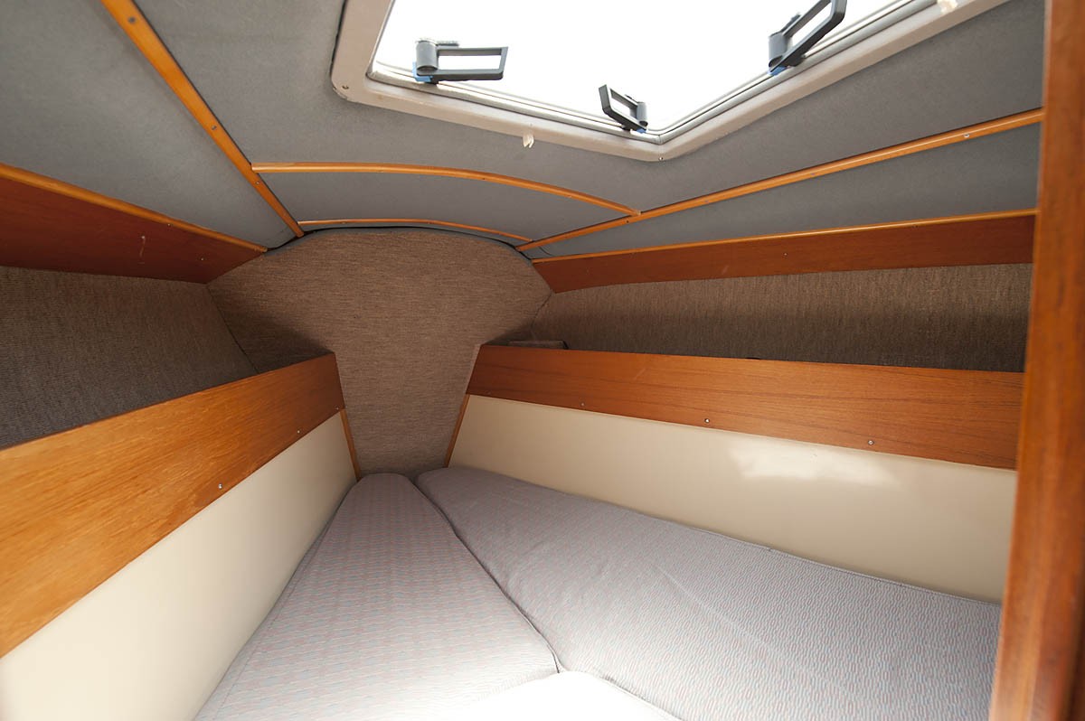Interior front cabin